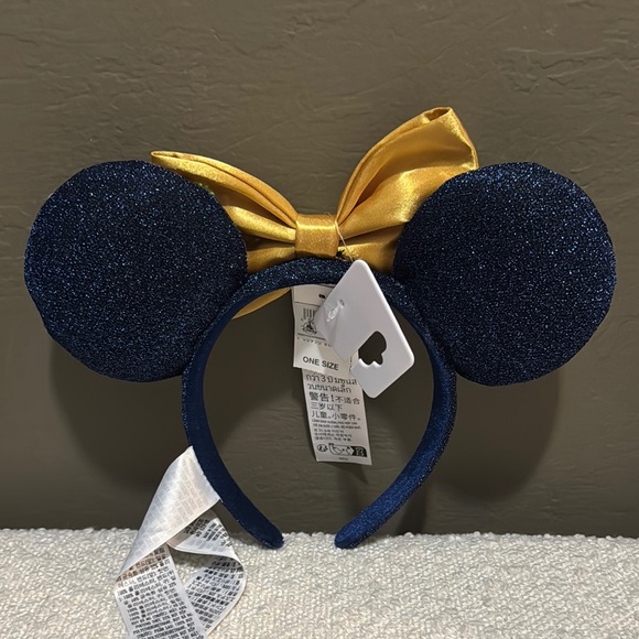 Disney Glittery 50th Anniversary Minnie Ears - Picture 3 of 8